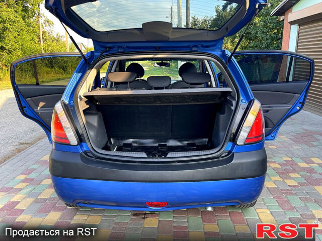 Синій Кіа Ріо, об'ємом двигуна 1.4 л та пробігом 182 тис. км за 4350 $, фото 6 на Automoto.ua