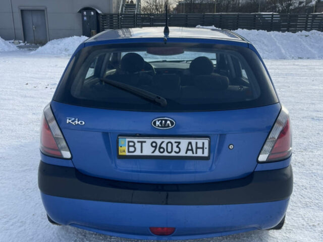 Синий Киа Рио, объемом двигателя 1.4 л и пробегом 111 тыс. км за 4500 $, фото 3 на Automoto.ua