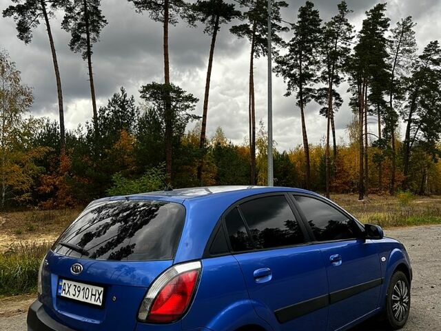 Синій Кіа Ріо, об'ємом двигуна 1.4 л та пробігом 198 тис. км за 5300 $, фото 3 на Automoto.ua