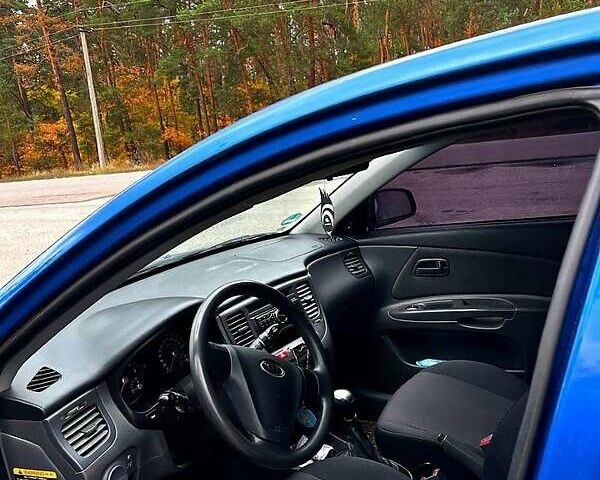Синий Киа Рио, объемом двигателя 1.4 л и пробегом 198 тыс. км за 5300 $, фото 5 на Automoto.ua