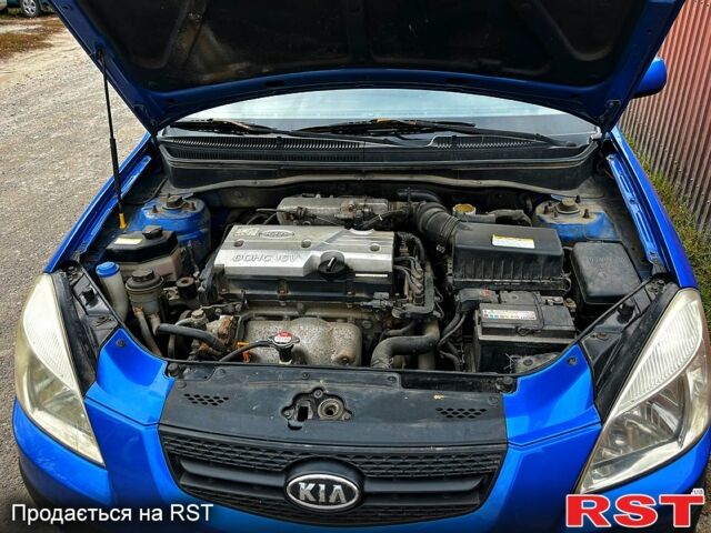 Синій Кіа Ріо, об'ємом двигуна 1.4 л та пробігом 198 тис. км за 5300 $, фото 7 на Automoto.ua