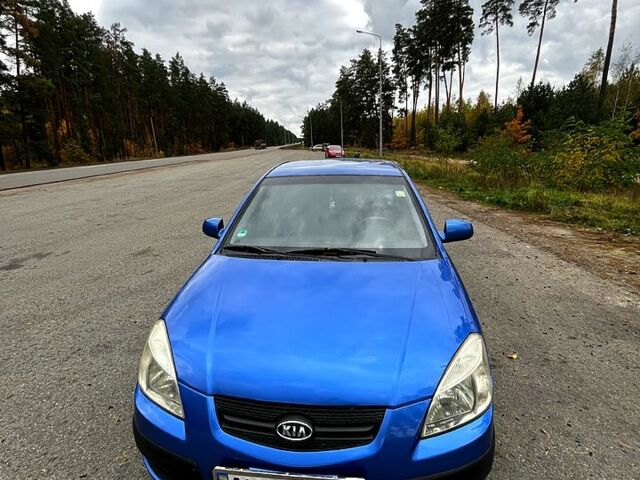 Синий Киа Рио, объемом двигателя 1.4 л и пробегом 198 тыс. км за 5300 $, фото 1 на Automoto.ua
