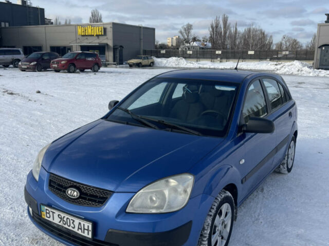 Синий Киа Рио, объемом двигателя 1.4 л и пробегом 111 тыс. км за 4500 $, фото 7 на Automoto.ua
