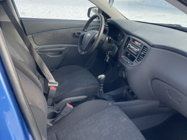 Синій Кіа Ріо, об'ємом двигуна 1.4 л та пробігом 111 тис. км за 4500 $, фото 11 на Automoto.ua