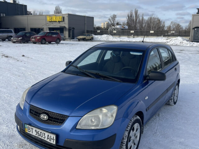Синий Киа Рио, объемом двигателя 1.4 л и пробегом 111 тыс. км за 4500 $, фото 7 на Automoto.ua