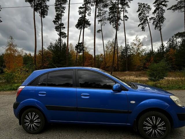Синий Киа Рио, объемом двигателя 1.4 л и пробегом 198 тыс. км за 5300 $, фото 4 на Automoto.ua