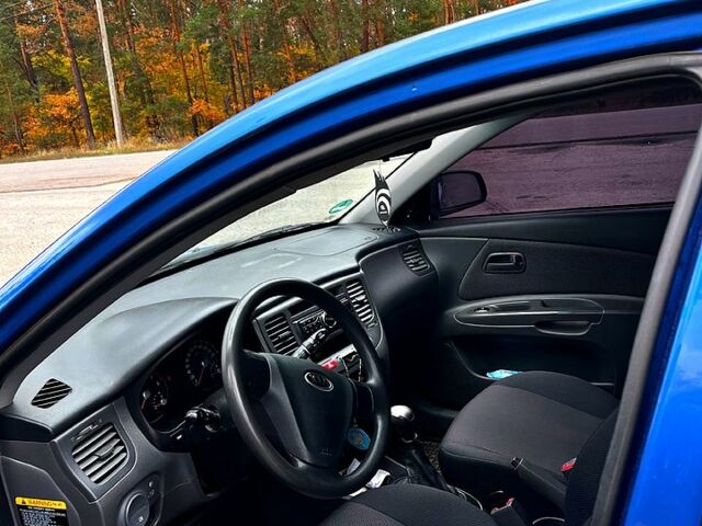 Синий Киа Рио, объемом двигателя 1.4 л и пробегом 198 тыс. км за 5300 $, фото 6 на Automoto.ua