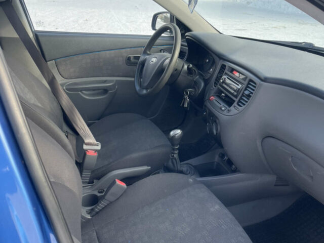 Синий Киа Рио, объемом двигателя 1.4 л и пробегом 111 тыс. км за 4500 $, фото 11 на Automoto.ua