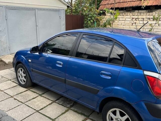 Синий Киа Рио, объемом двигателя 1.4 л и пробегом 267 тыс. км за 4500 $, фото 3 на Automoto.ua