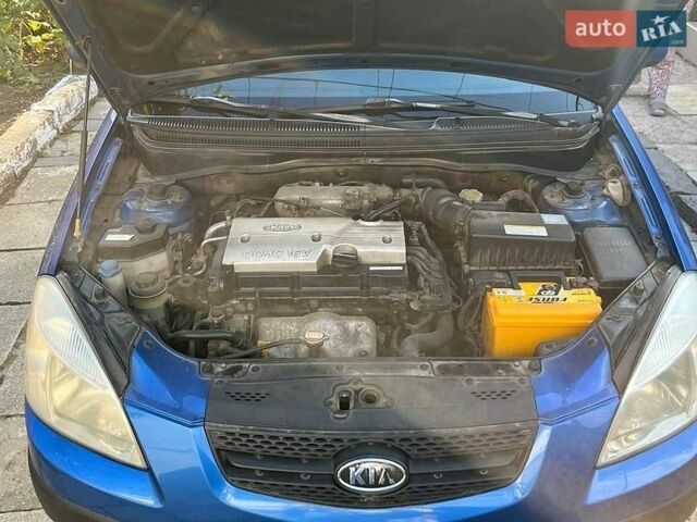 Синій Кіа Ріо, об'ємом двигуна 1.4 л та пробігом 267 тис. км за 4500 $, фото 6 на Automoto.ua