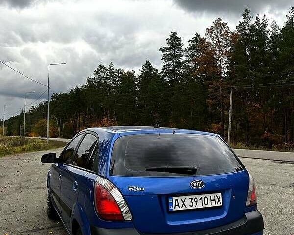 Синий Киа Рио, объемом двигателя 1.4 л и пробегом 198 тыс. км за 5300 $, фото 1 на Automoto.ua