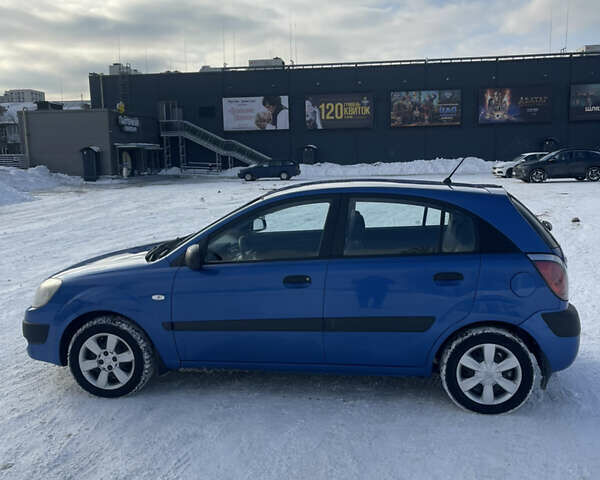 Синий Киа Рио, объемом двигателя 1.4 л и пробегом 111 тыс. км за 4500 $, фото 6 на Automoto.ua