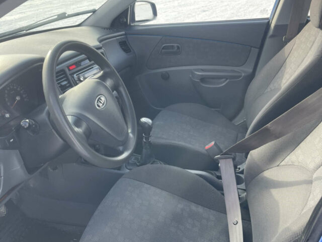 Синий Киа Рио, объемом двигателя 1.4 л и пробегом 111 тыс. км за 4500 $, фото 10 на Automoto.ua