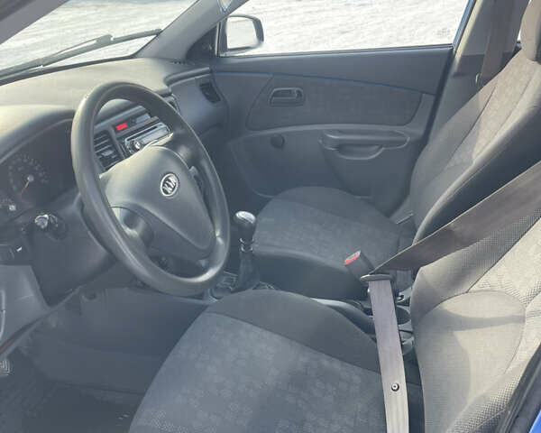 Синий Киа Рио, объемом двигателя 1.4 л и пробегом 111 тыс. км за 4500 $, фото 10 на Automoto.ua