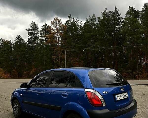 Синий Киа Рио, объемом двигателя 1.4 л и пробегом 198 тыс. км за 5300 $, фото 4 на Automoto.ua