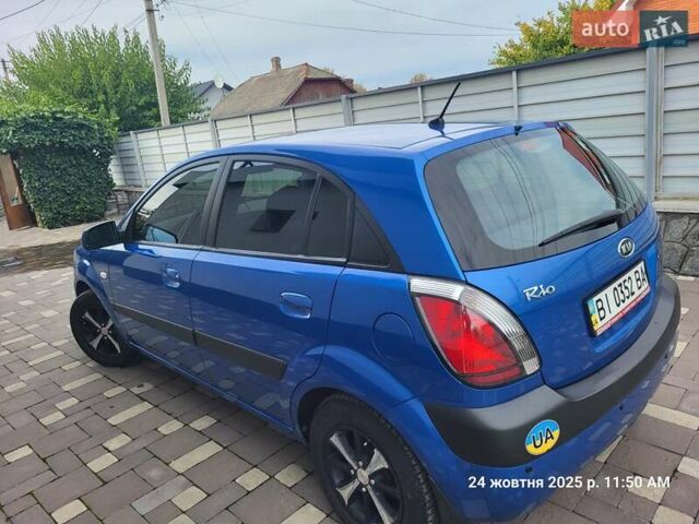 Синій Кіа Ріо, об'ємом двигуна 1.4 л та пробігом 85 тис. км за 5900 $, фото 4 на Automoto.ua