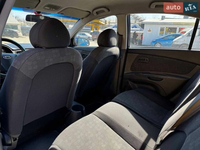 Синий Киа Рио, объемом двигателя 1.4 л и пробегом 343 тыс. км за 3490 $, фото 20 на Automoto.ua