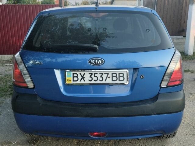 Синий Киа Рио, объемом двигателя 1.4 л и пробегом 190 тыс. км за 3200 $, фото 1 на Automoto.ua