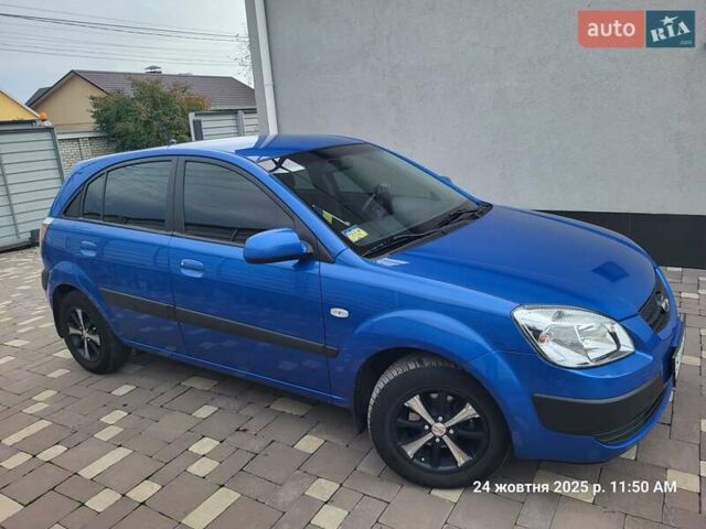 Синій Кіа Ріо, об'ємом двигуна 1.4 л та пробігом 85 тис. км за 5900 $, фото 1 на Automoto.ua