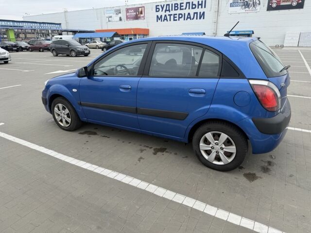 Синий Киа Рио, объемом двигателя 1.4 л и пробегом 179 тыс. км за 3800 $, фото 6 на Automoto.ua