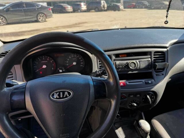 Синій Кіа Ріо, об'ємом двигуна 1.4 л та пробігом 343 тис. км за 4690 $, фото 18 на Automoto.ua