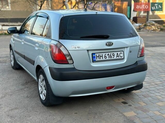 Синій Кіа Ріо, об'ємом двигуна 1.4 л та пробігом 184 тис. км за 4200 $, фото 4 на Automoto.ua