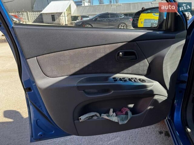 Синий Киа Рио, объемом двигателя 1.4 л и пробегом 343 тыс. км за 3490 $, фото 10 на Automoto.ua