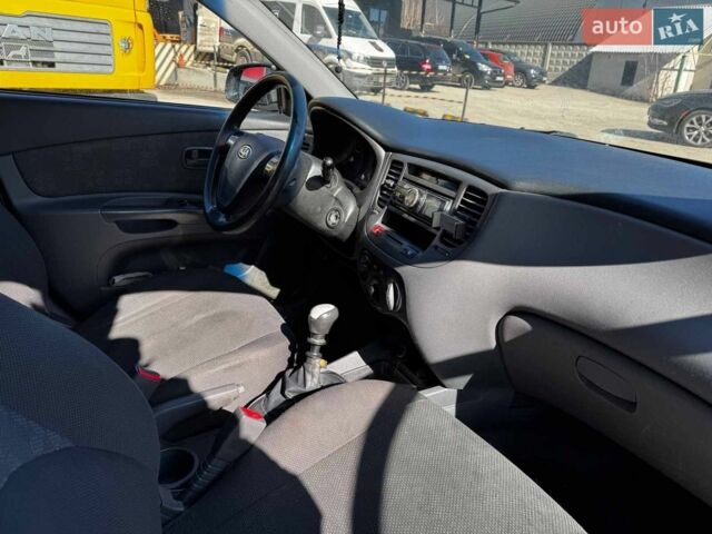 Синий Киа Рио, объемом двигателя 1.4 л и пробегом 343 тыс. км за 3490 $, фото 25 на Automoto.ua