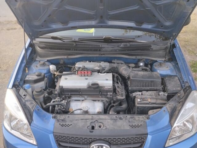 Синий Киа Рио, объемом двигателя 1.4 л и пробегом 190 тыс. км за 3200 $, фото 7 на Automoto.ua