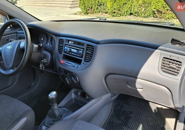Синий Киа Рио, объемом двигателя 1.4 л и пробегом 155 тыс. км за 4700 $, фото 28 на Automoto.ua