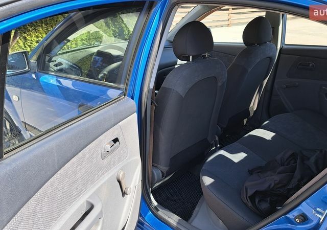 Синий Киа Рио, объемом двигателя 1.4 л и пробегом 155 тыс. км за 4700 $, фото 20 на Automoto.ua