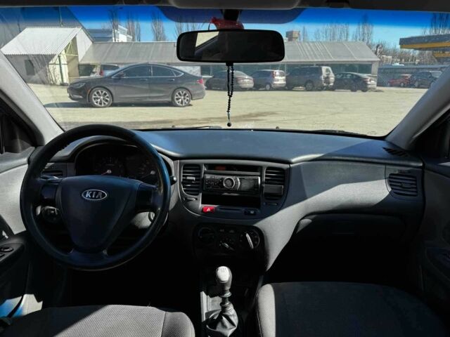 Синій Кіа Ріо, об'ємом двигуна 1.4 л та пробігом 343 тис. км за 4690 $, фото 21 на Automoto.ua