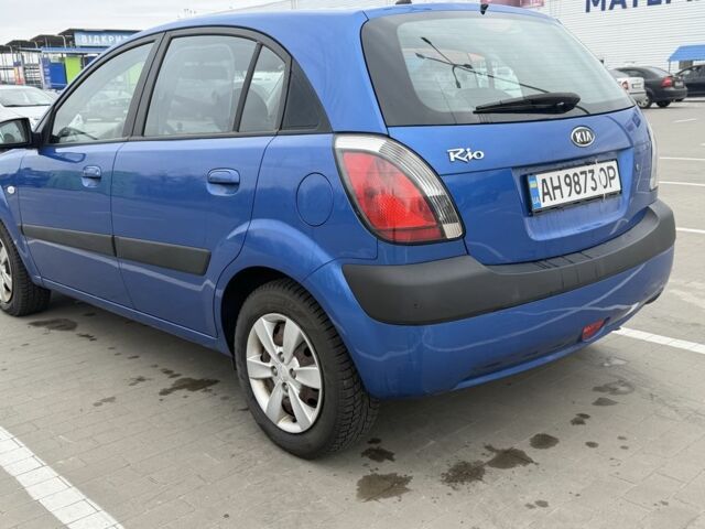 Синий Киа Рио, объемом двигателя 1.4 л и пробегом 179 тыс. км за 3800 $, фото 3 на Automoto.ua