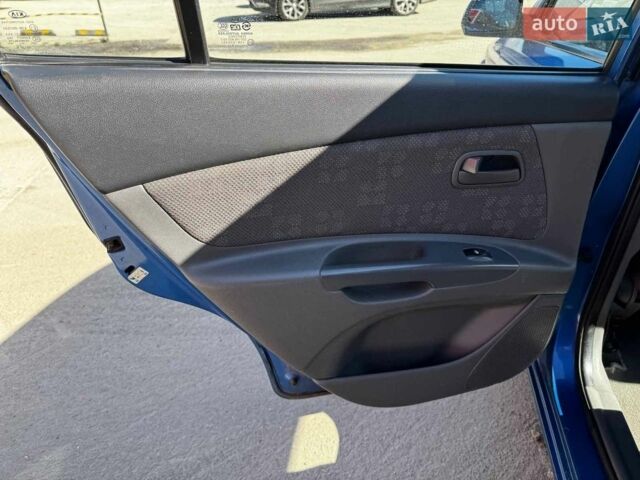 Синий Киа Рио, объемом двигателя 1.4 л и пробегом 343 тыс. км за 3490 $, фото 19 на Automoto.ua