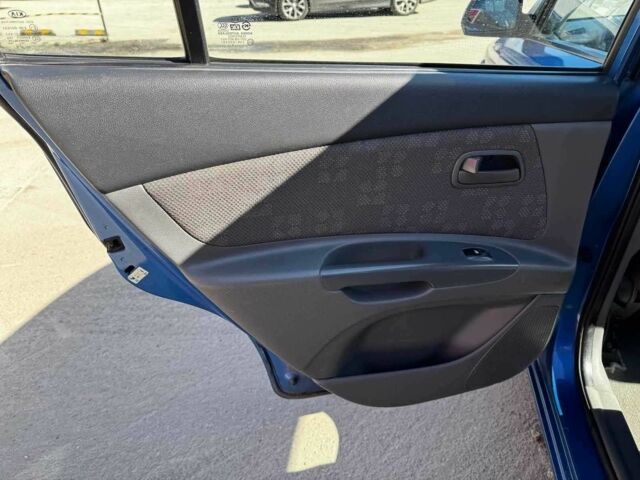 Синій Кіа Ріо, об'ємом двигуна 1.4 л та пробігом 343 тис. км за 4690 $, фото 19 на Automoto.ua