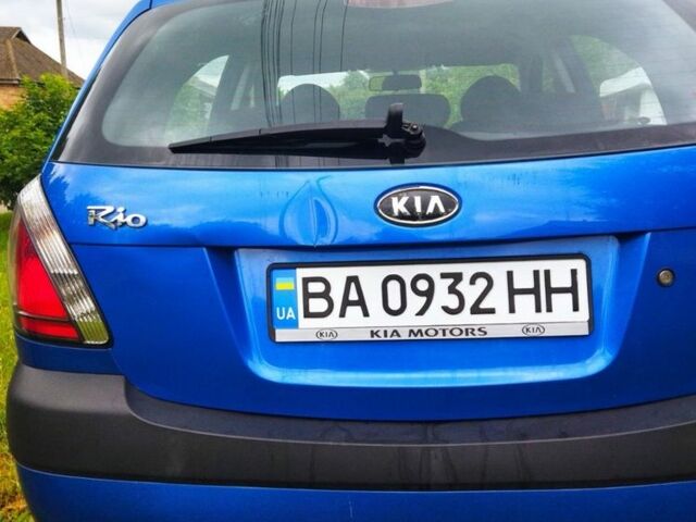 Синий Киа Рио, объемом двигателя 1.4 л и пробегом 169 тыс. км за 5500 $, фото 1 на Automoto.ua