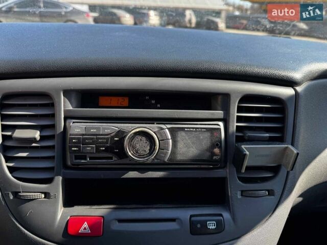 Синий Киа Рио, объемом двигателя 1.4 л и пробегом 343 тыс. км за 3490 $, фото 15 на Automoto.ua