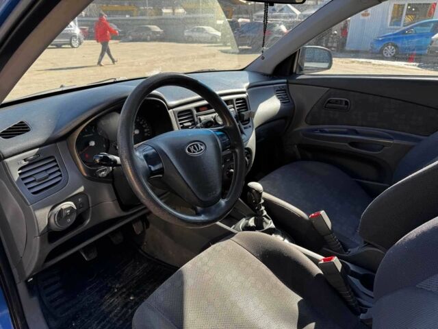 Синій Кіа Ріо, об'ємом двигуна 1.4 л та пробігом 343 тис. км за 4690 $, фото 12 на Automoto.ua