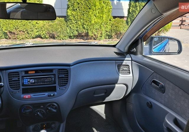 Синий Киа Рио, объемом двигателя 1.4 л и пробегом 155 тыс. км за 4700 $, фото 31 на Automoto.ua