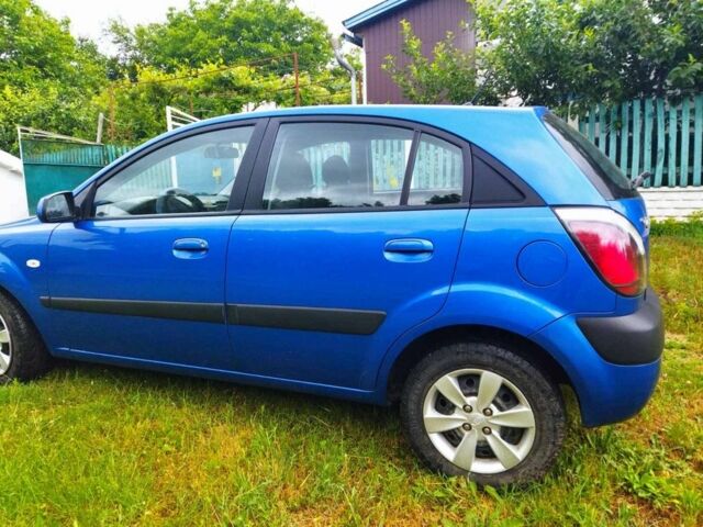 Синий Киа Рио, объемом двигателя 1.4 л и пробегом 169 тыс. км за 5500 $, фото 2 на Automoto.ua