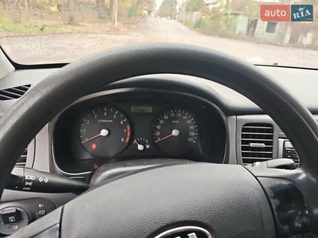 Синий Киа Рио, объемом двигателя 1.4 л и пробегом 339 тыс. км за 4800 $, фото 8 на Automoto.ua