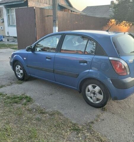 Синий Киа Рио, объемом двигателя 1.4 л и пробегом 190 тыс. км за 3500 $, фото 5 на Automoto.ua