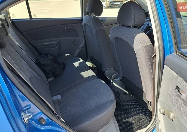 Синий Киа Рио, объемом двигателя 1.4 л и пробегом 155 тыс. км за 4700 $, фото 24 на Automoto.ua