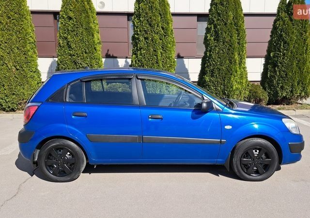 Синий Киа Рио, объемом двигателя 1.4 л и пробегом 155 тыс. км за 4700 $, фото 7 на Automoto.ua
