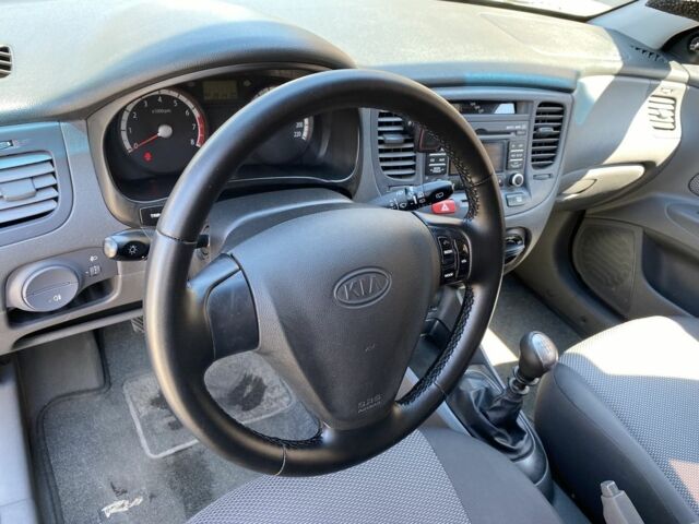Синий Киа Рио, объемом двигателя 1.4 л и пробегом 191 тыс. км за 5500 $, фото 17 на Automoto.ua