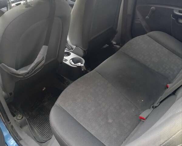 Синій Кіа Ріо, об'ємом двигуна 1.4 л та пробігом 130 тис. км за 5000 $, фото 5 на Automoto.ua