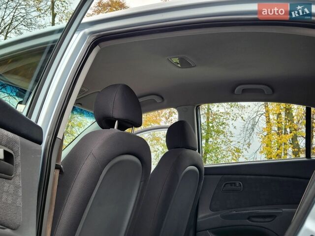 Синий Киа Рио, объемом двигателя 1.4 л и пробегом 192 тыс. км за 6444 $, фото 23 на Automoto.ua