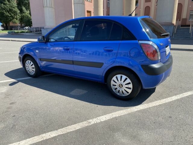 Синий Киа Рио, объемом двигателя 1.4 л и пробегом 191 тыс. км за 5500 $, фото 1 на Automoto.ua