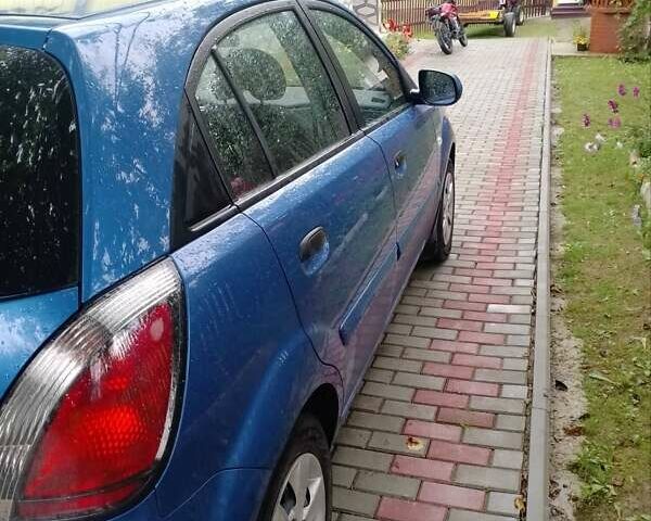 Синій Кіа Ріо, об'ємом двигуна 1.4 л та пробігом 130 тис. км за 5000 $, фото 7 на Automoto.ua