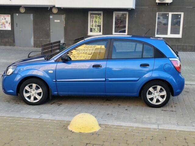 Синий Киа Рио, объемом двигателя 1.4 л и пробегом 165 тыс. км за 4850 $, фото 6 на Automoto.ua